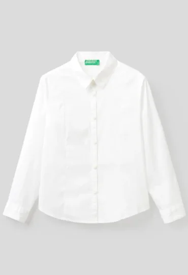 Weiße Bluse aus einer stretchigen Baumwollmischung