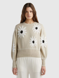 Pullover mit Blumenintarsien