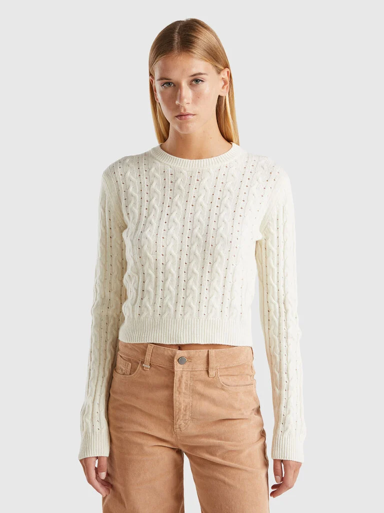 Cropped Pullover mit Zopf- und Lochmuster