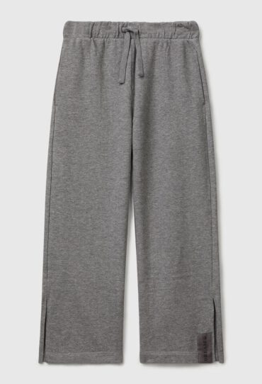 Jogginghose mit weitem Bein