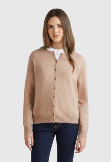 Beigefarbene Strickjacke mit Rundhalsausschnitt aus reiner Merinowolle