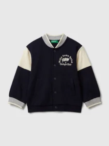 Fleece-Bomberjacke mit Print und Stickerei