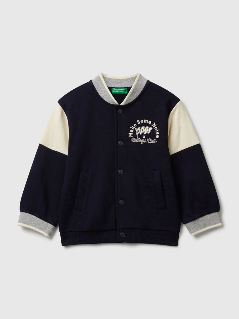 Fleece-Bomberjacke mit Print und Stickerei