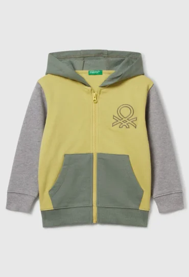 Hoodie mit Stickerei