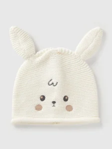 Häkelmütze mit Applikationen