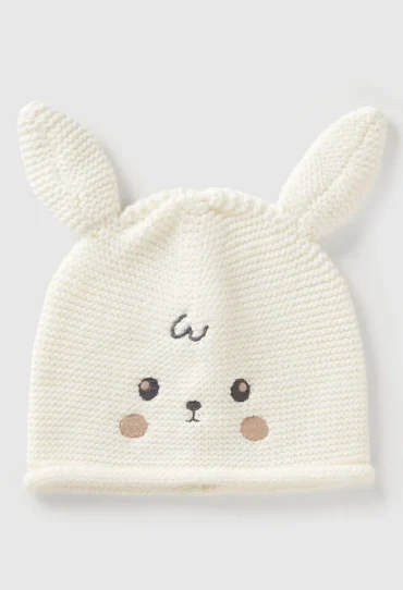 Häkelmütze mit Applikationen