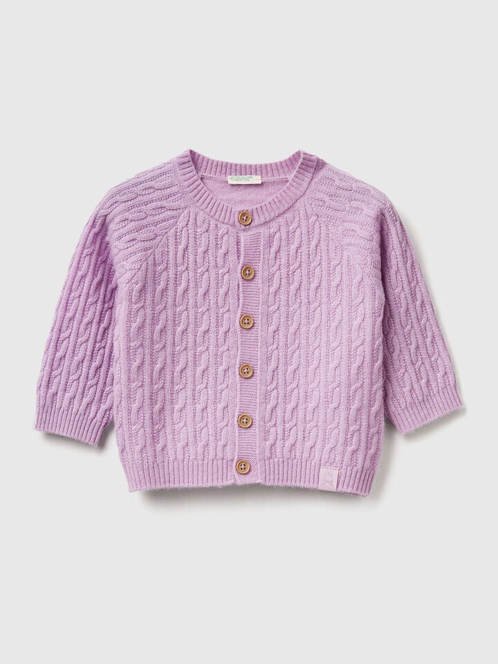 Strickjacke mit Zopfmuster