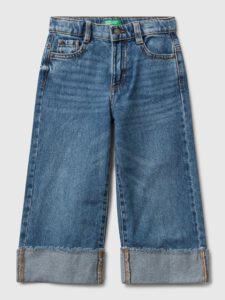 Weite Jeans mit Umschlag
