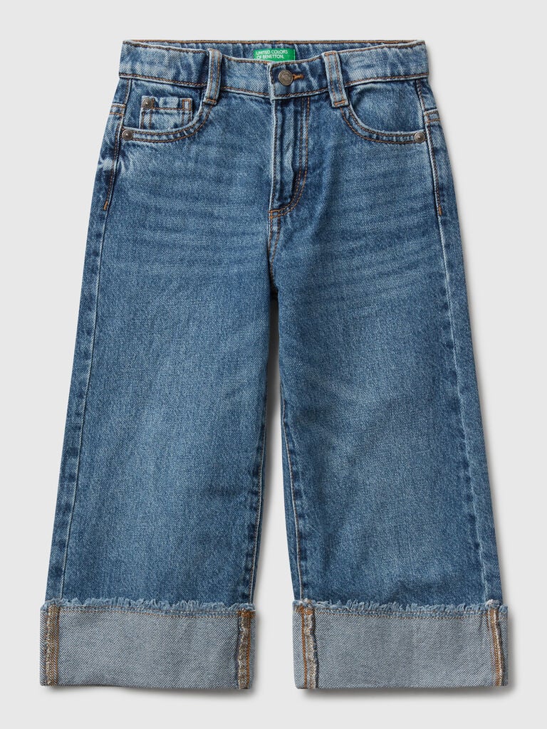 Weite Jeans mit Umschlag