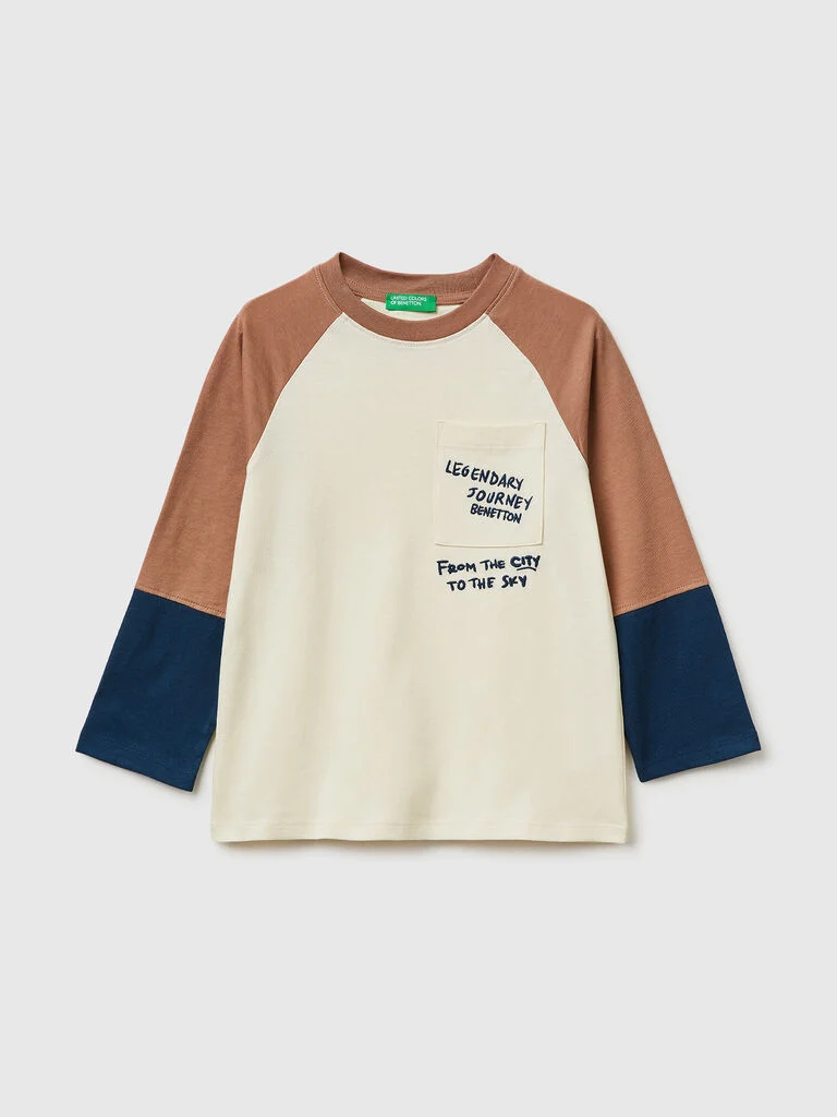 Farbblock-T-Shirt mit Aufdruck