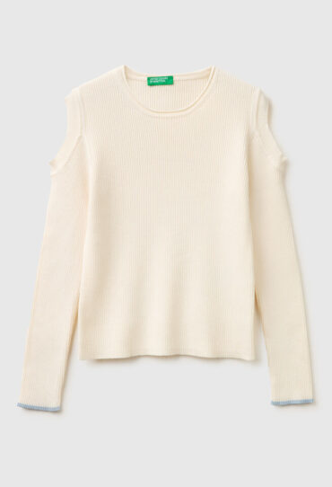 Pullover mit Ausschnitt