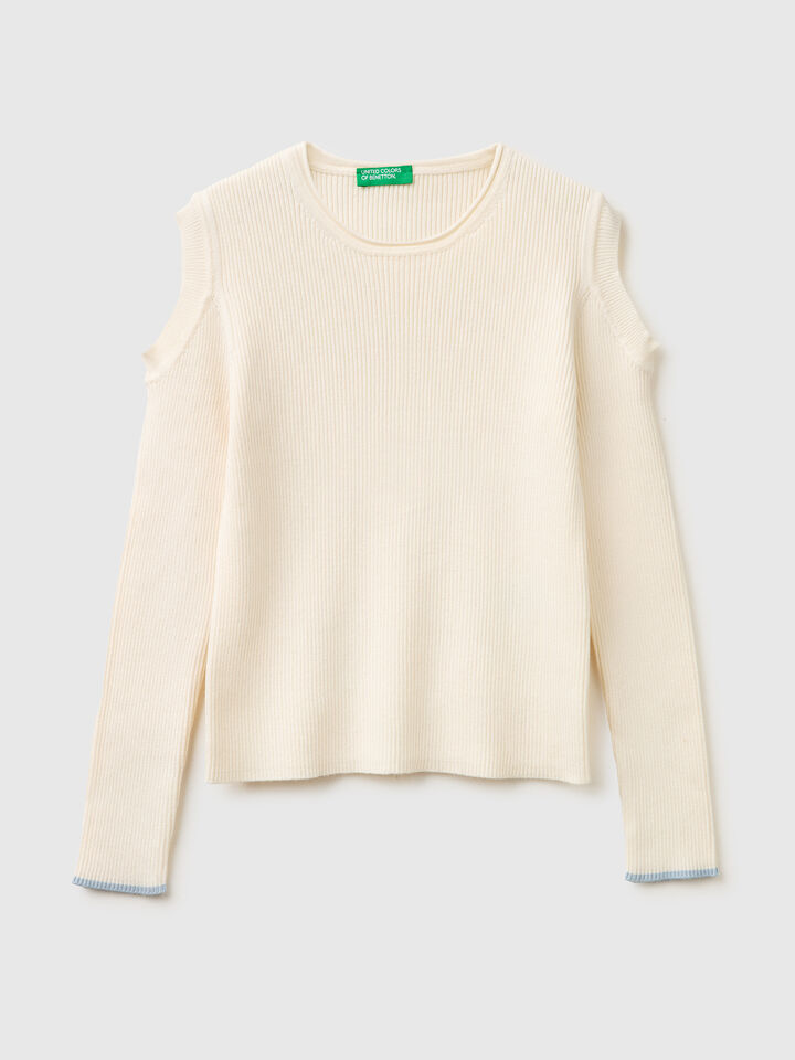 Pullover mit Ausschnitt