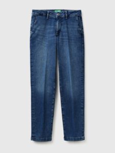 Slim-Fit-Jeans und Chinos