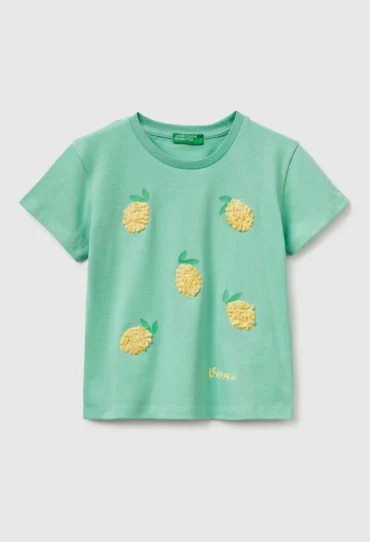 T-Shirt mit Aufdruck und Stickerei