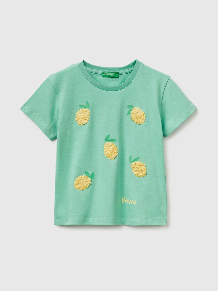 T-Shirt mit Aufdruck und Stickerei