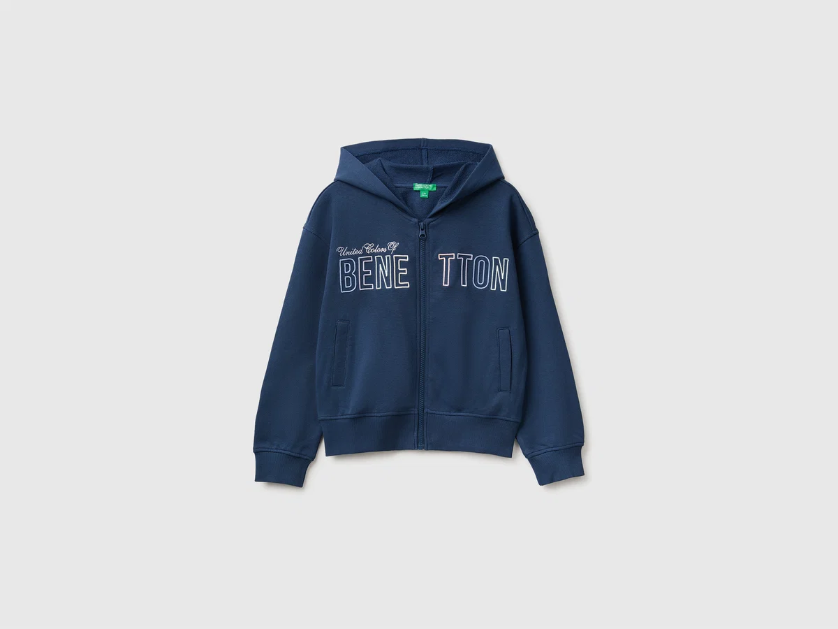 Kapuzenpullover mit Stickerei