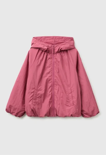 Übergroße Nylonjacke