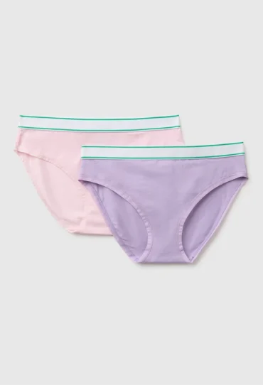 Zwei Slips mit Logo-Gummizug
